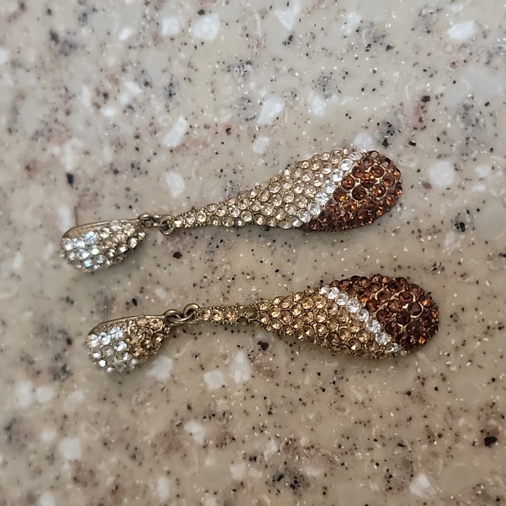 Trendy drop earrings